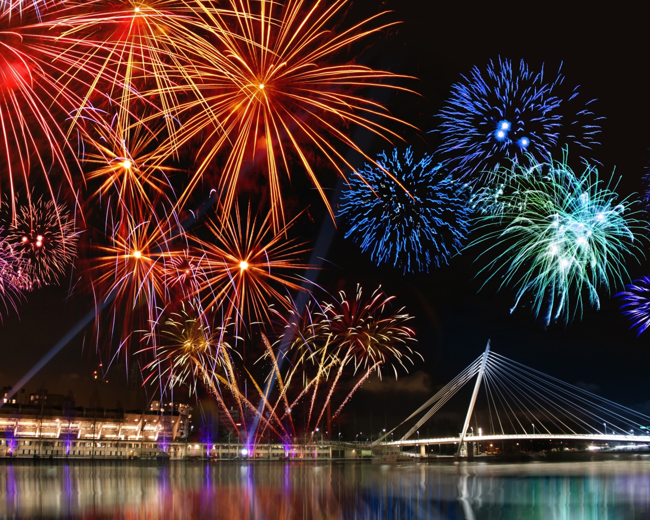 Праздничный салют