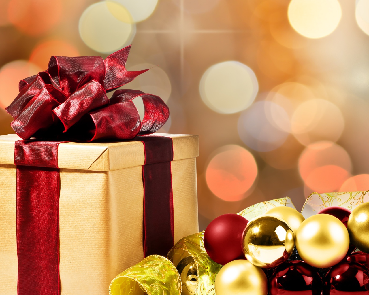 Подарок в коробке