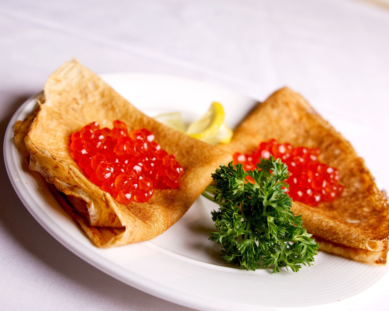 Блинчики с икоркой на Масленицу