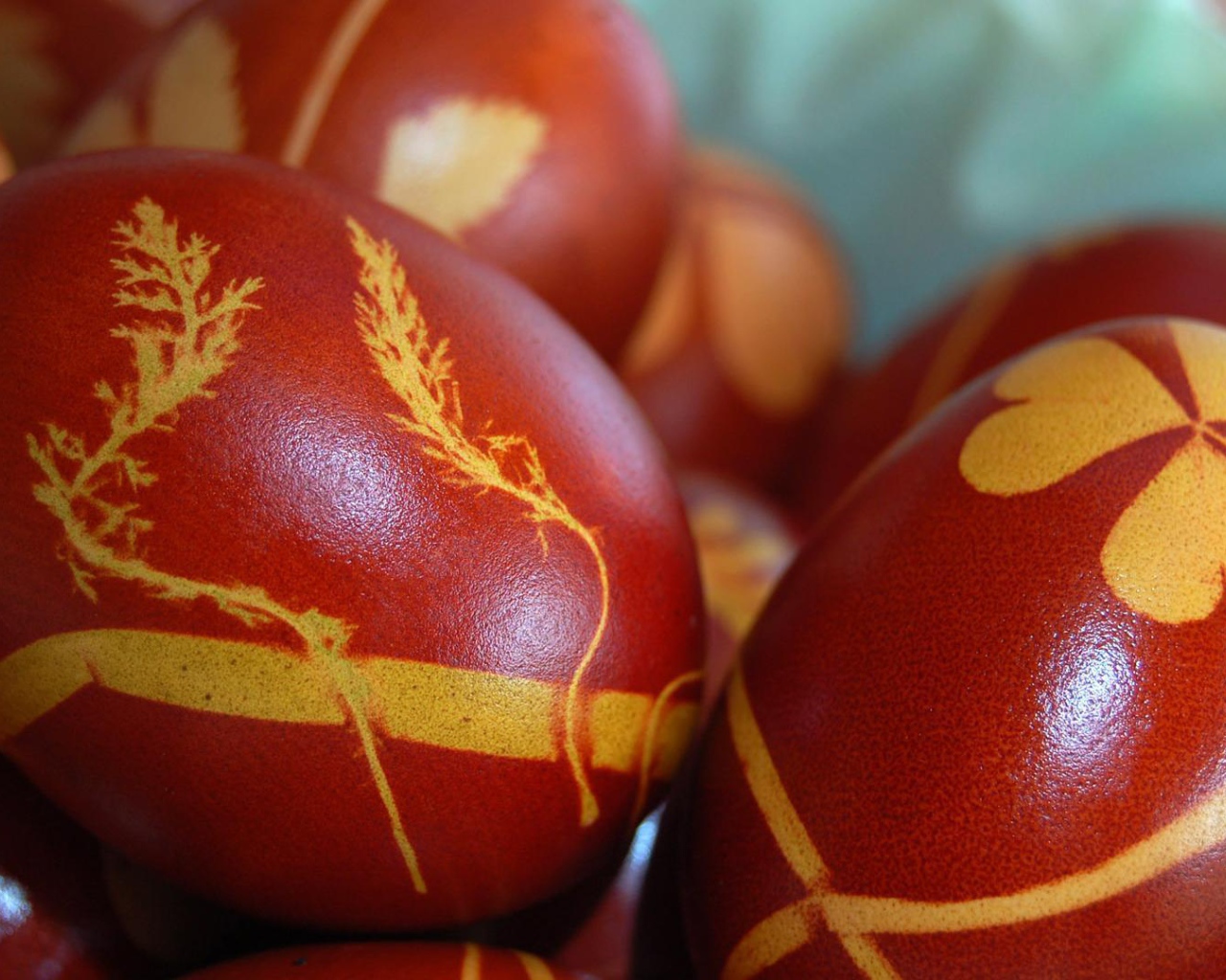 Красивый узор на яйцах на Пасху