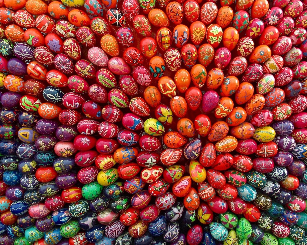 Орнамент из яиц на Пасху