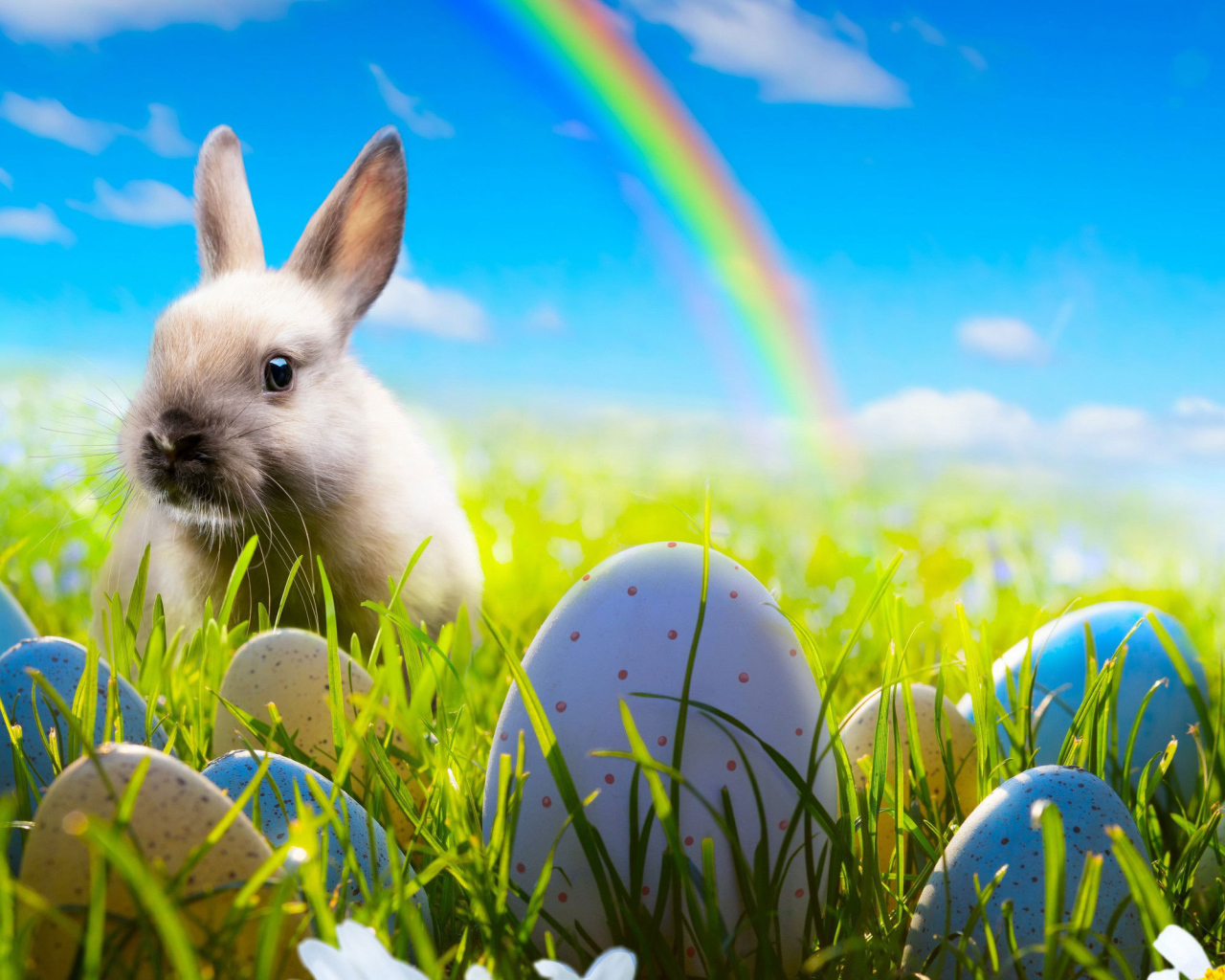 Кролик на фоне радуги на Пасху
