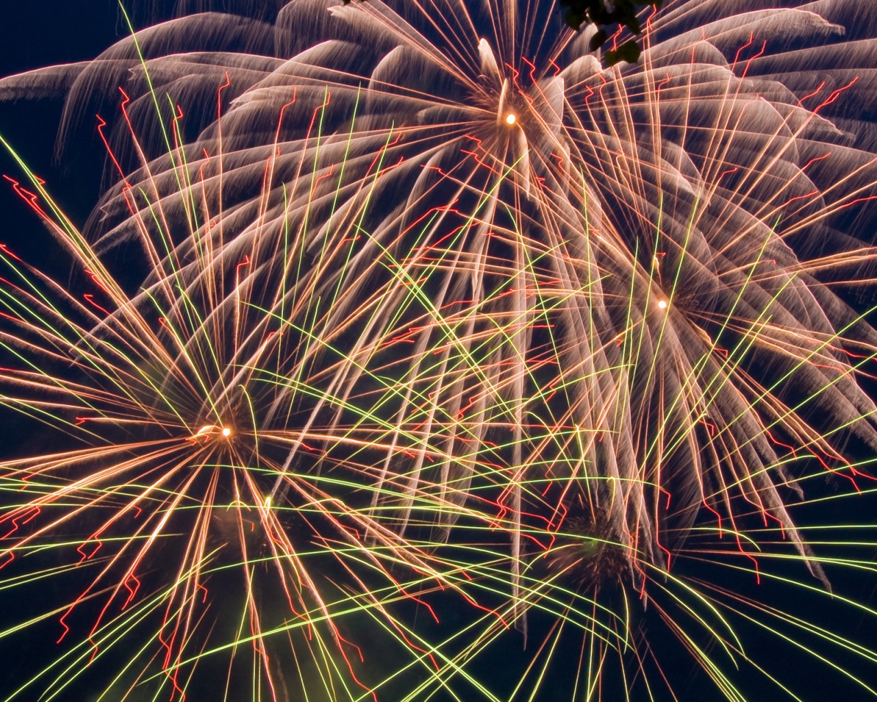 Салют в День Победы 9 мая