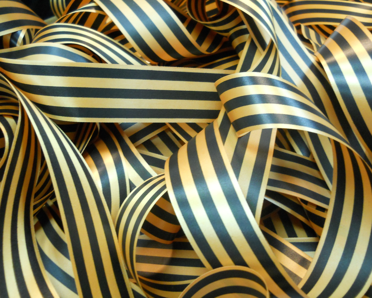 Георгиевские ленты в День Победы 9 мая