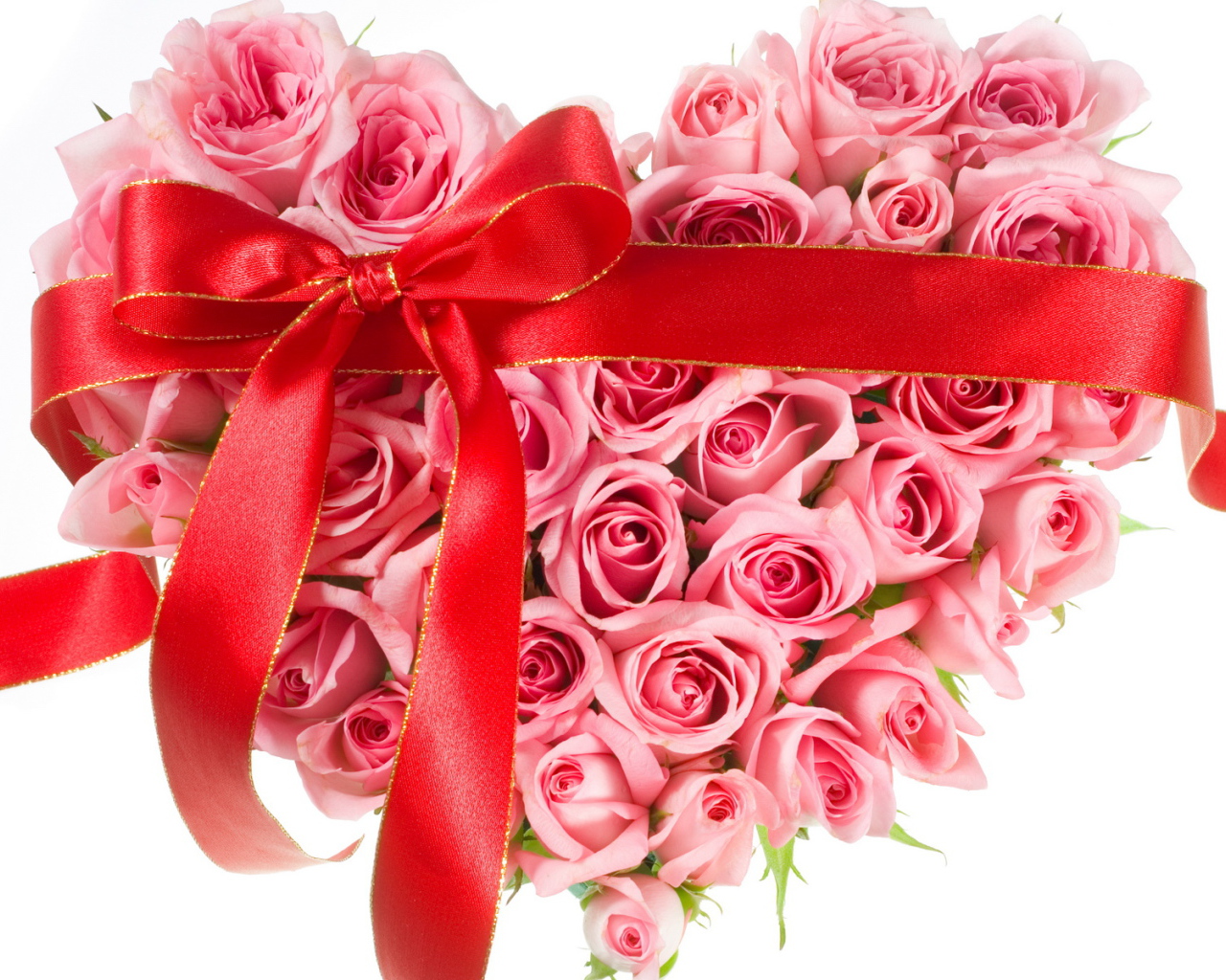 Букет из роз в форме сердца на День Святого Валентина 14 февраля