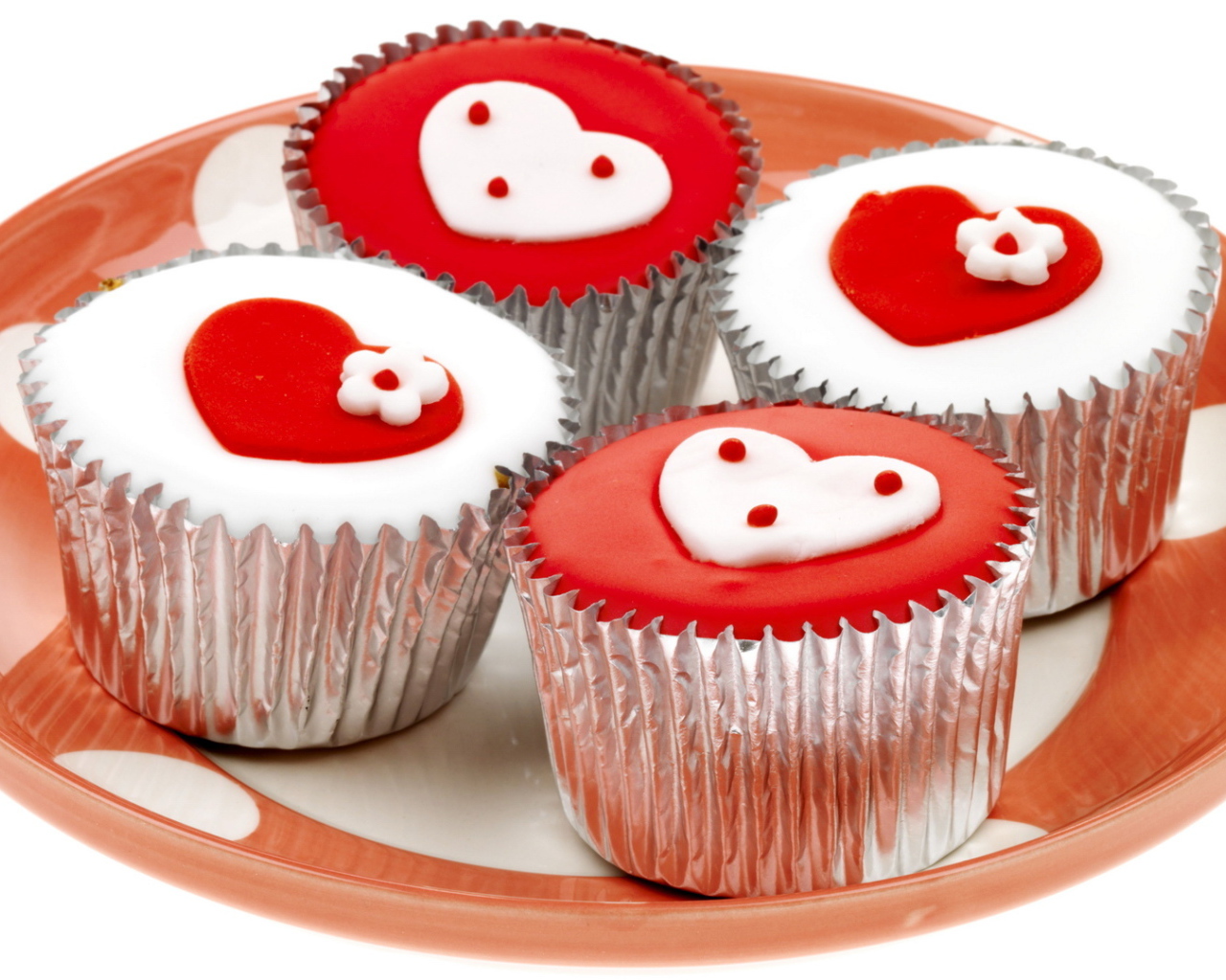 Кексы с сердечками на День Святого Валентина 14 февраля