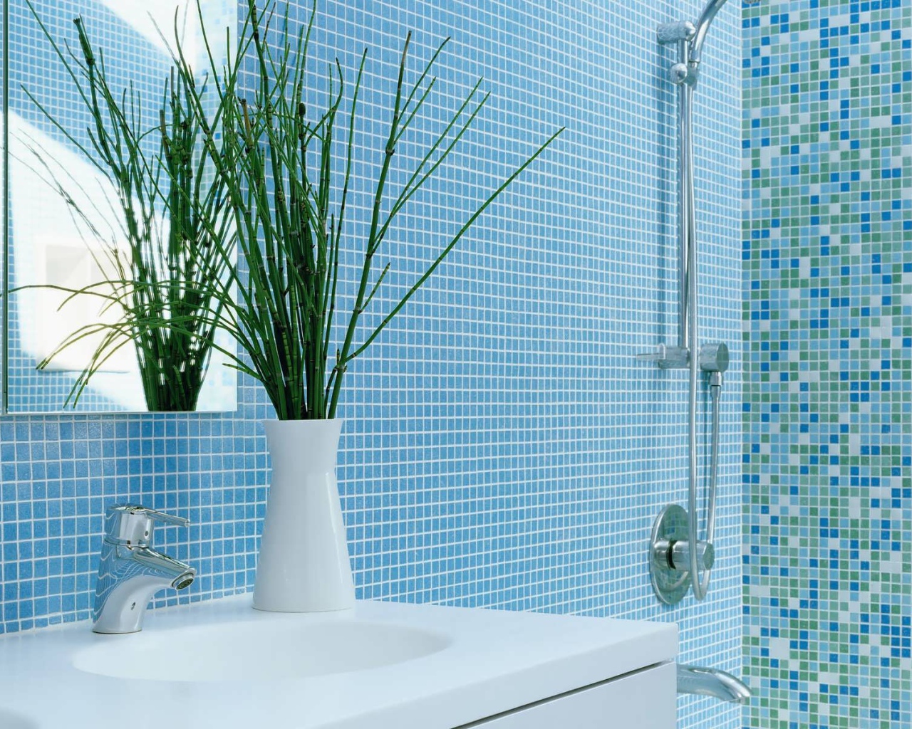 Букет в ванной комнате