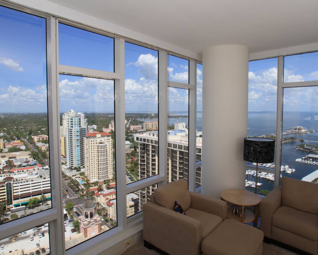 Балкон в городской квартире