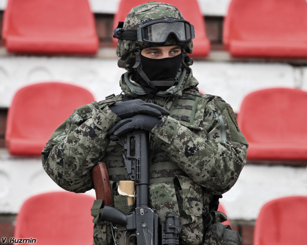 Спецназовец на стадионе