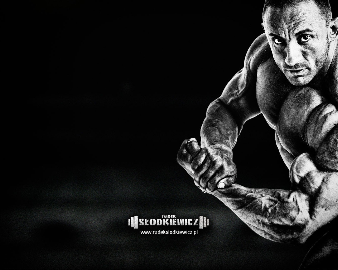 Мускулистый человек