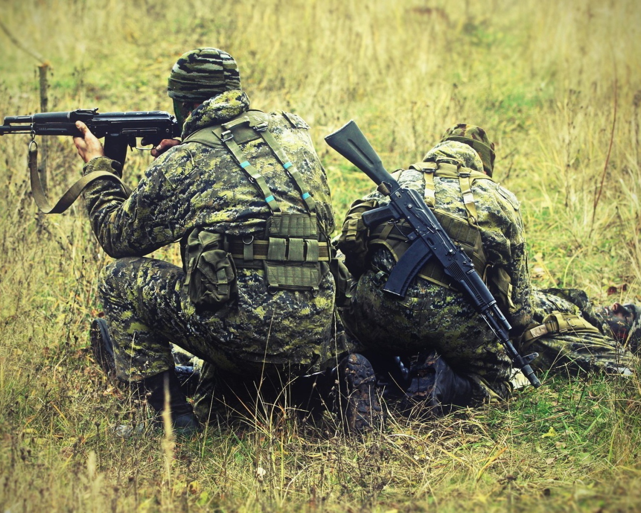 Спецназовцы в поле