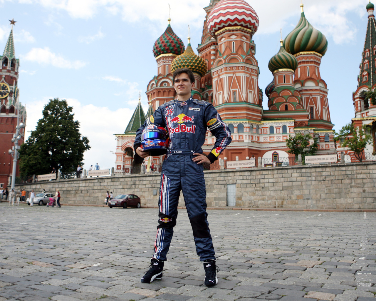 Популярный Михаил Алешин