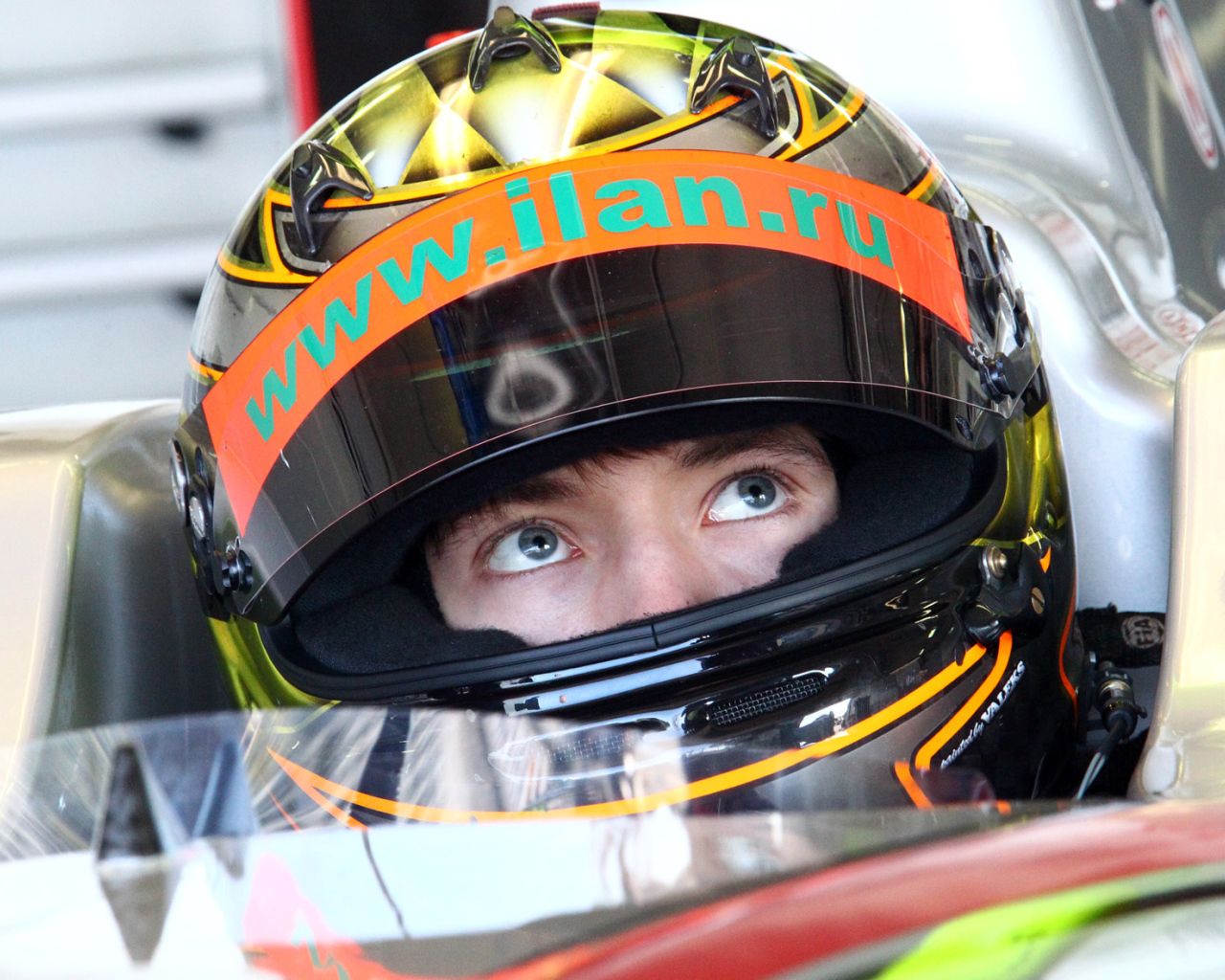 Популярный человек Михаил Алешин