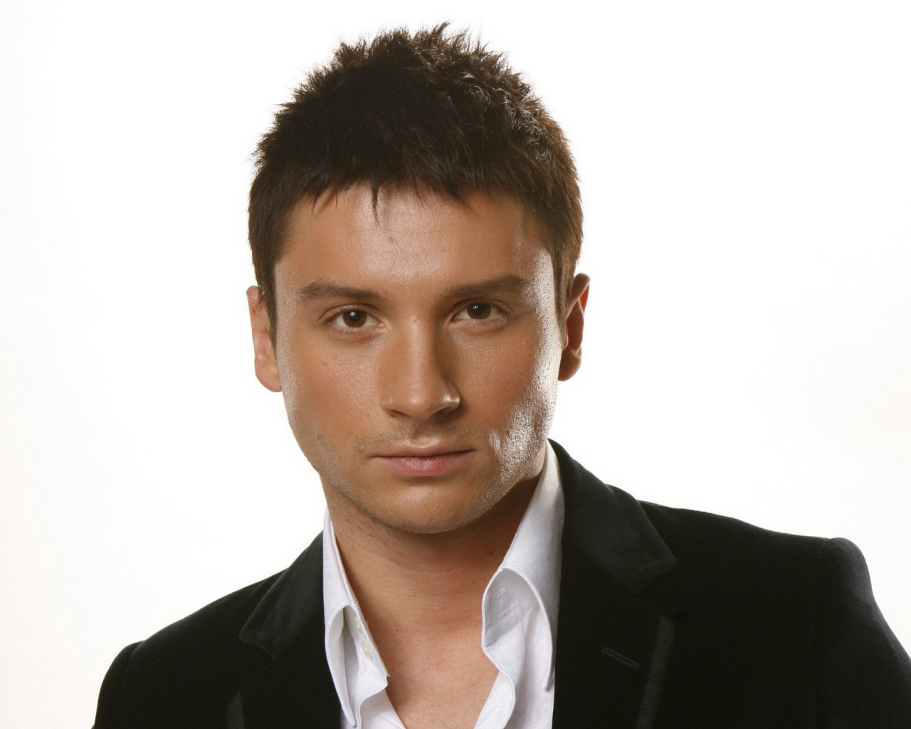 Известный актер Сергей Лазарев