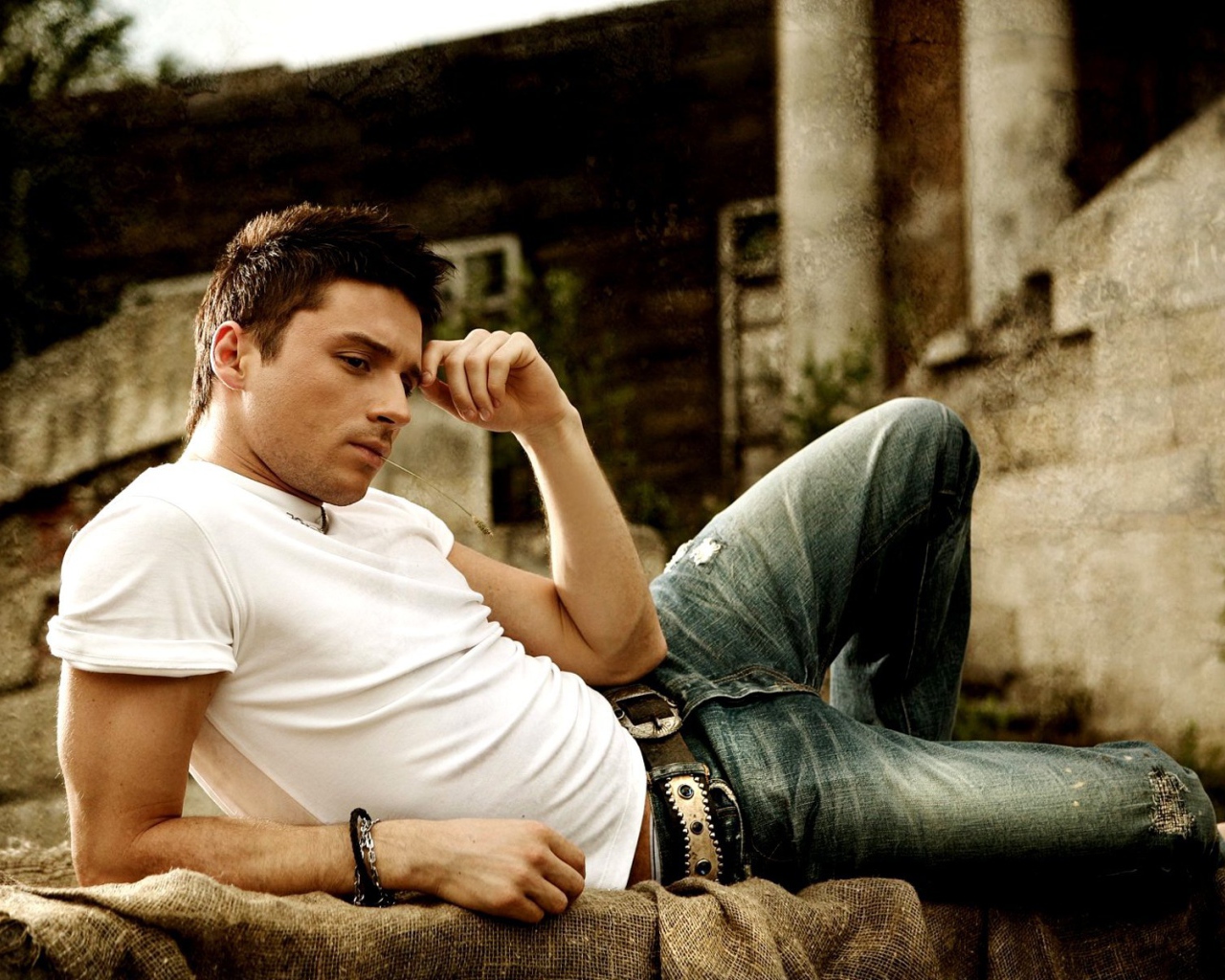 Популярный актер Сергей Лазарев