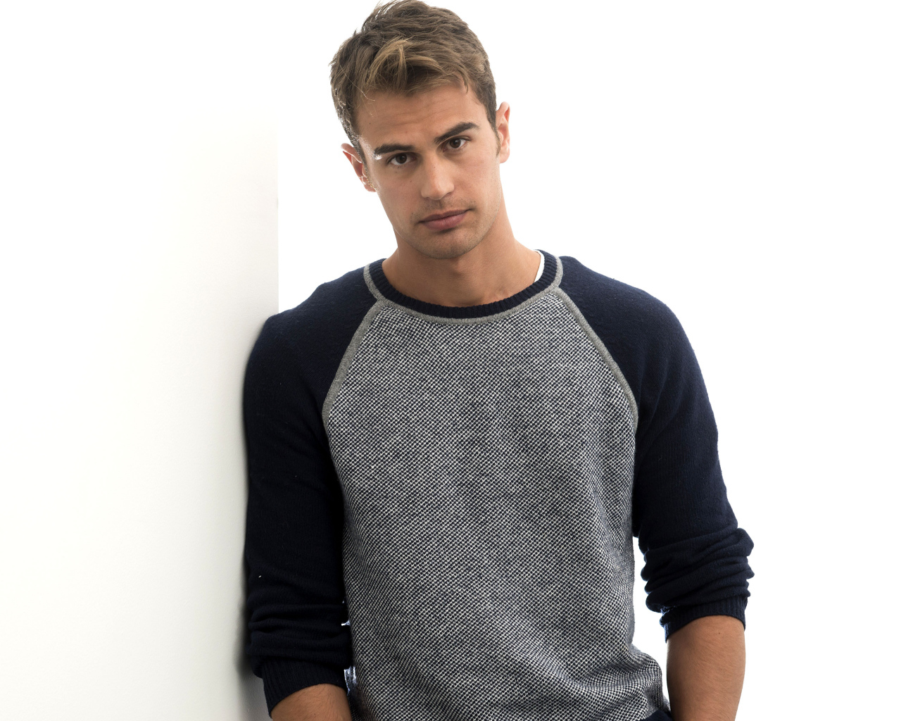 Русский актер Тео Джеймс