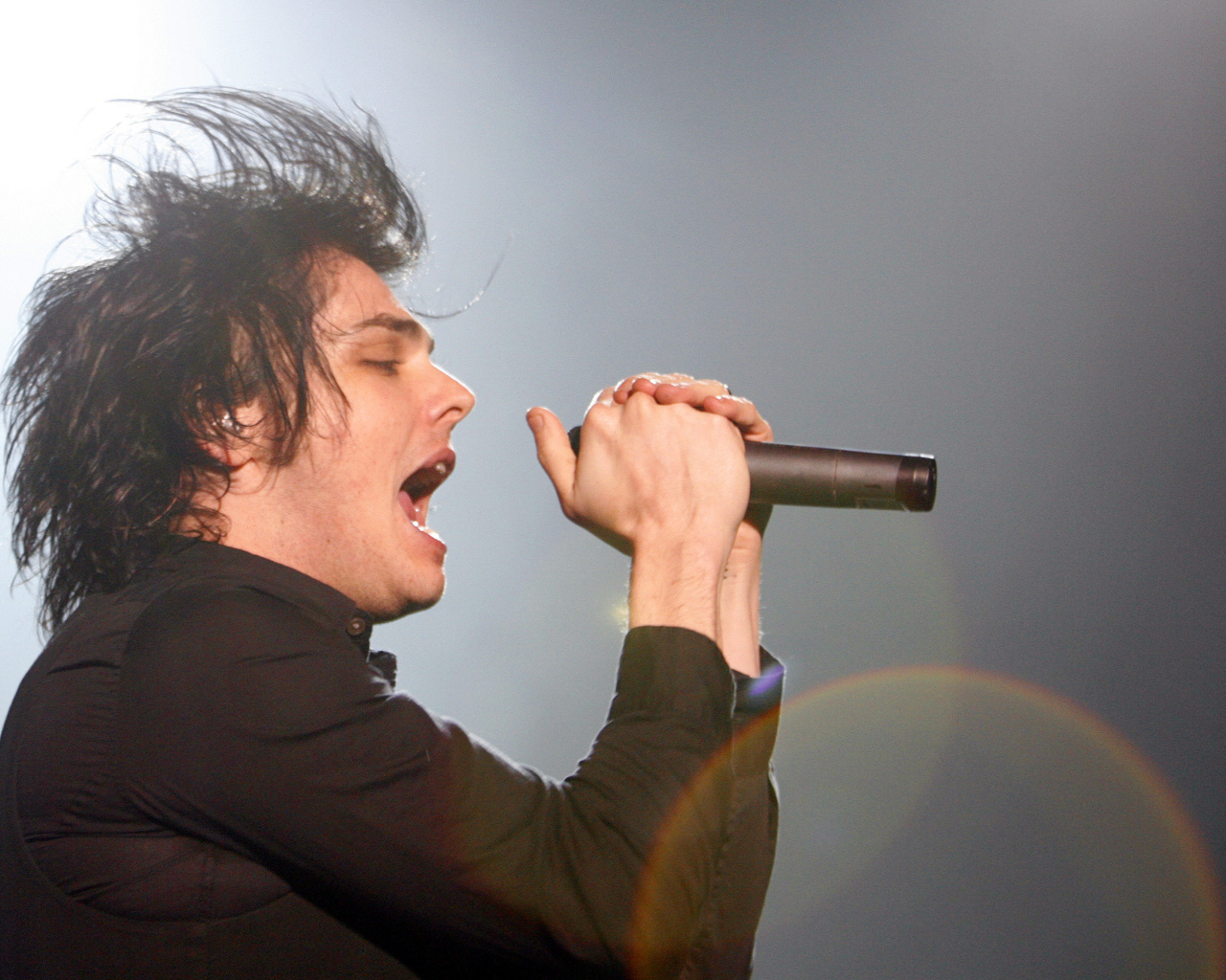 Популярный актер Джерард Уэй