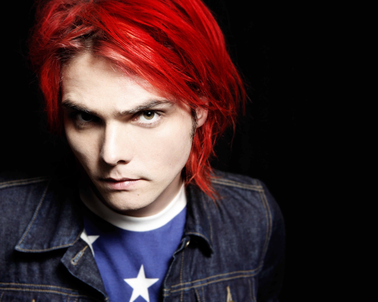 Популярная Кинозвезда Джерард Уэй