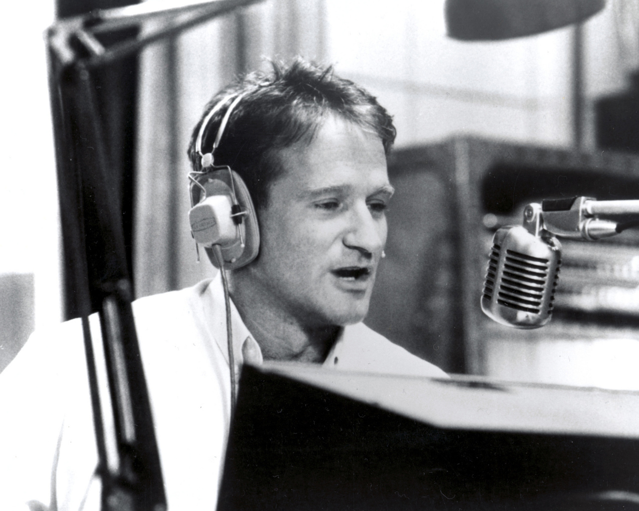 Актер Робин Уильямс в студии