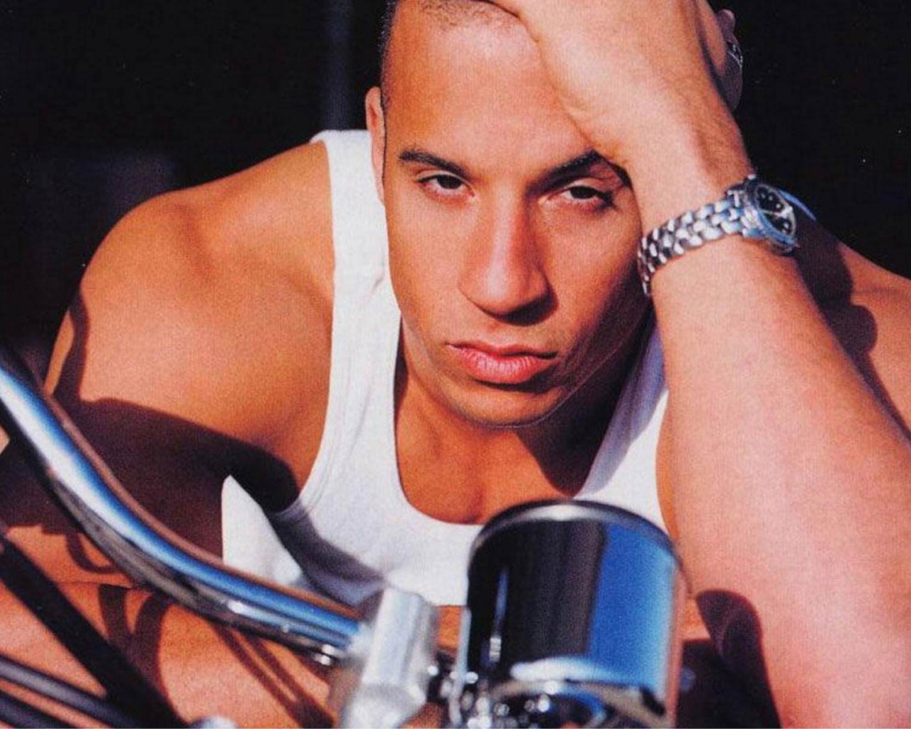 Актер Вин Дизель на мотоцикле