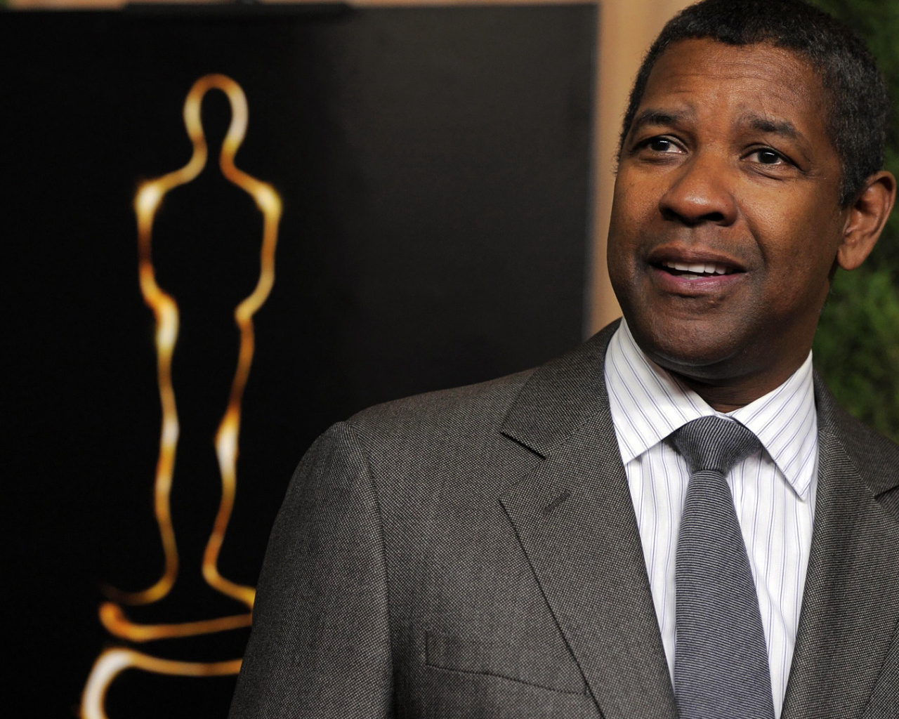 Потрясающий Дензел Вашингтон