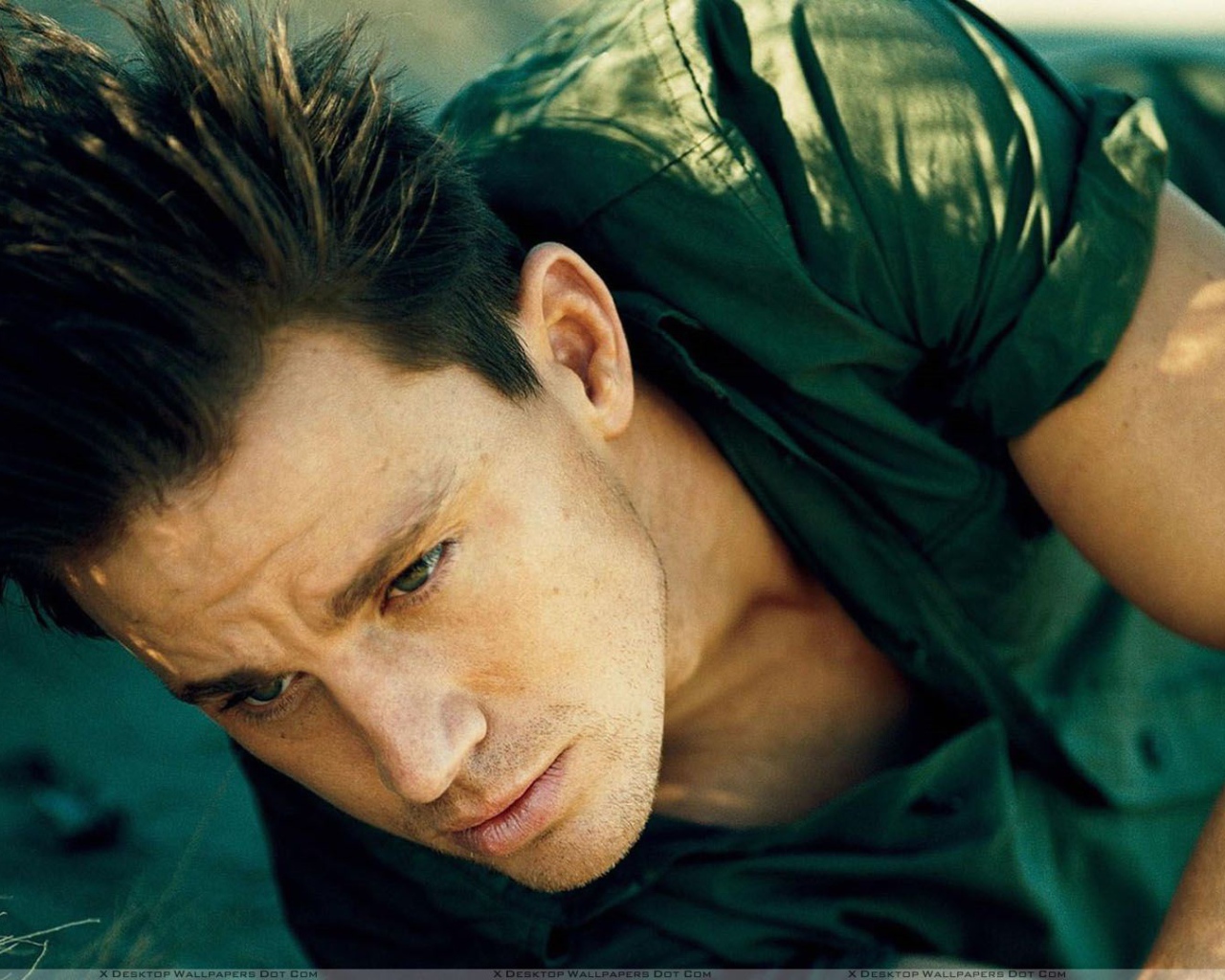 Ченнинг Татум в черной рубашке