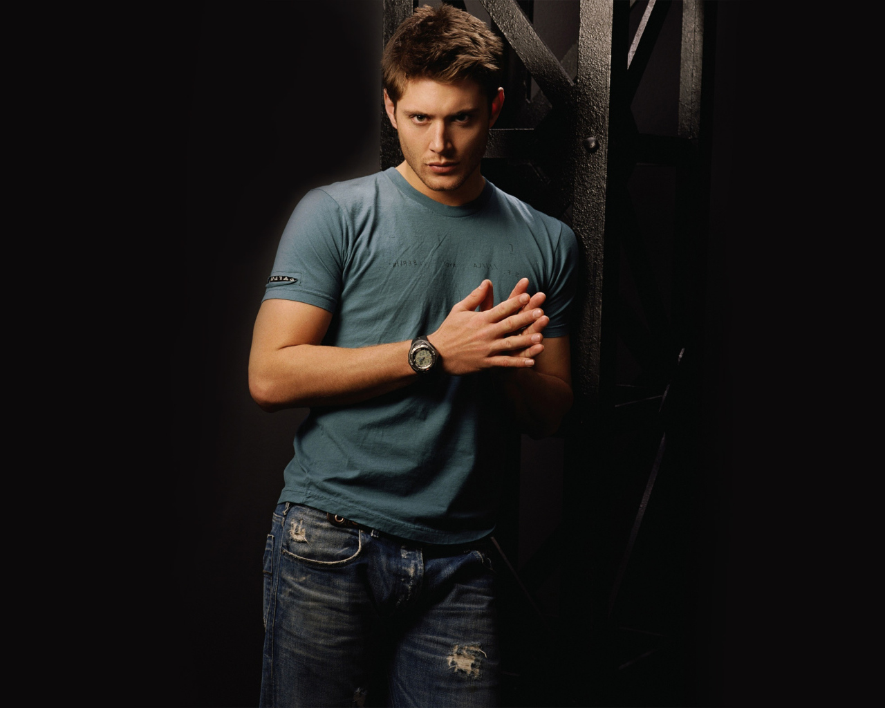 Известный актер Дженсен Эклс