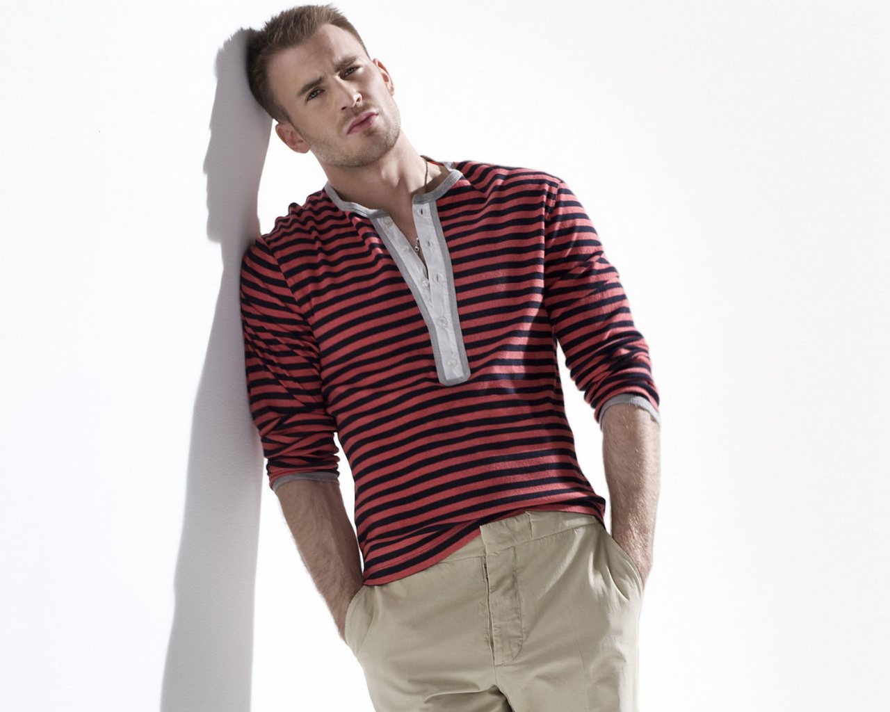 Известный Крис Эванс 