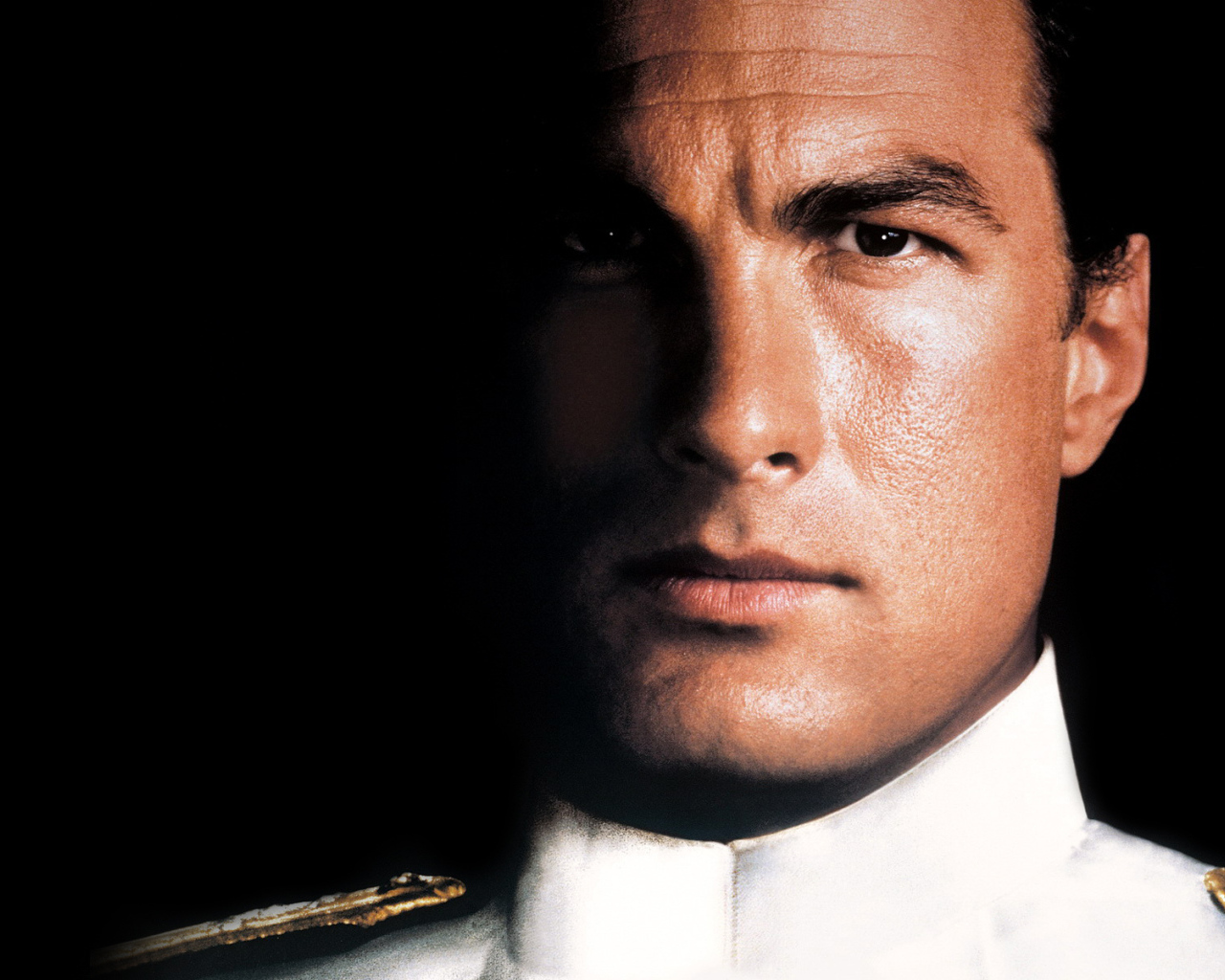 Известный Стивен Сигал