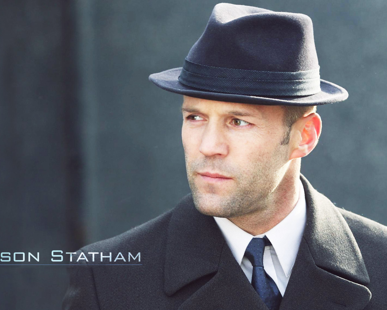 Джейсон Стейтен в черной шляпе