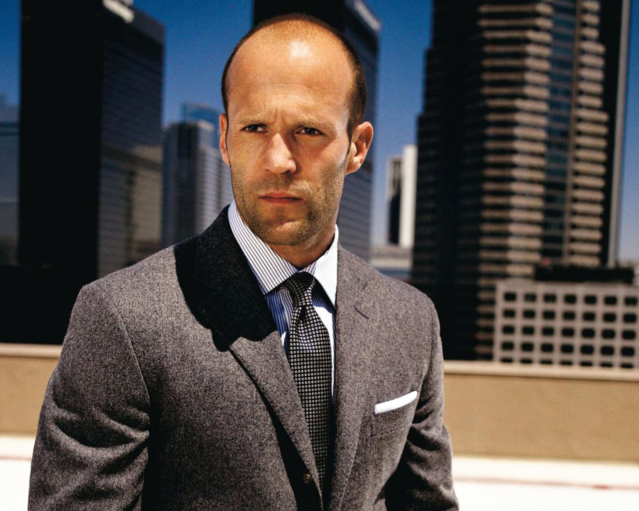 Джейсон Стэтхэм на крыше