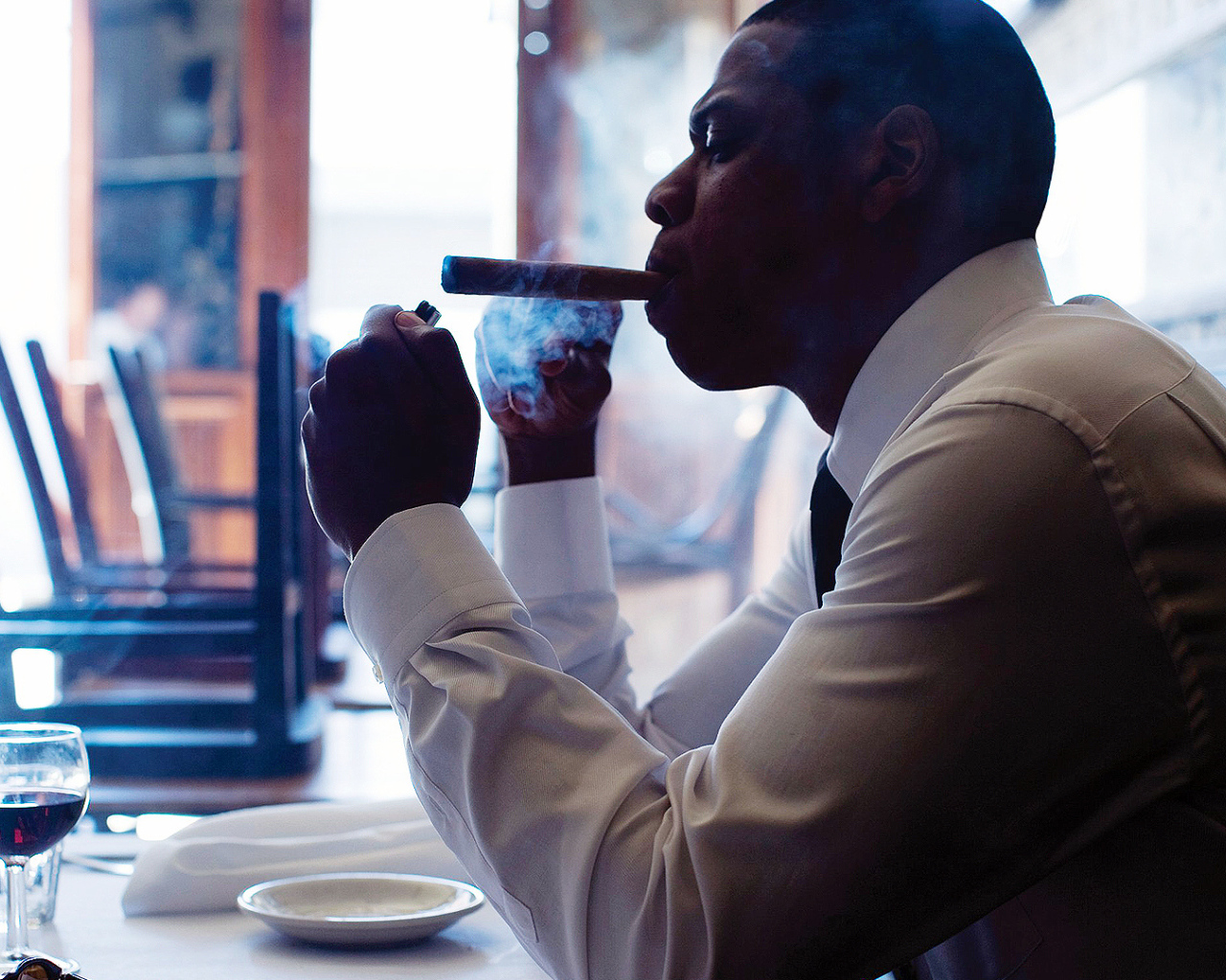 Jay Z с сигарой