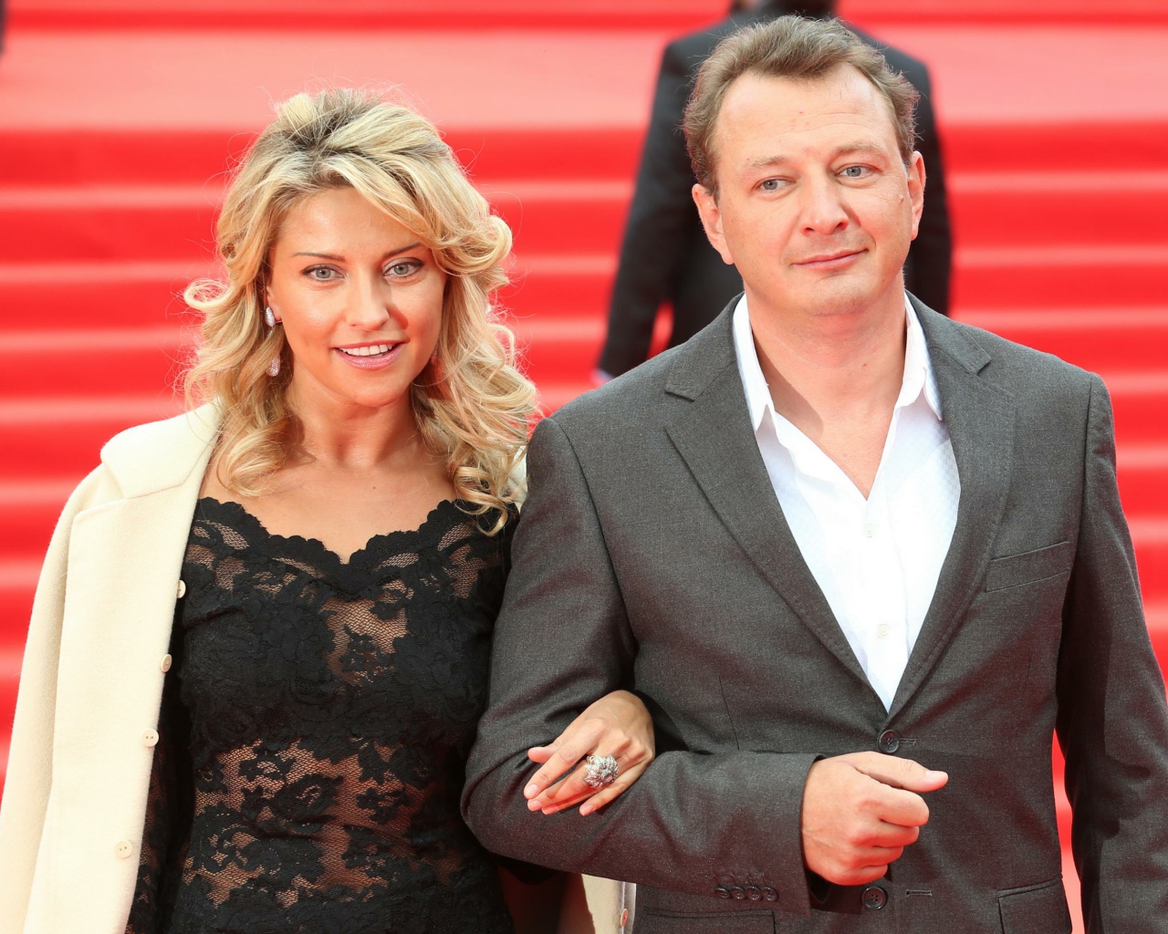 Марат Башаров со спутницей