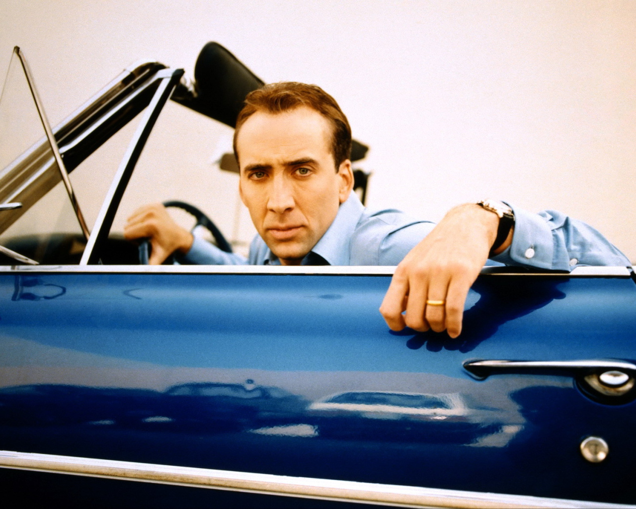 Николас Кейдж в автомобиле