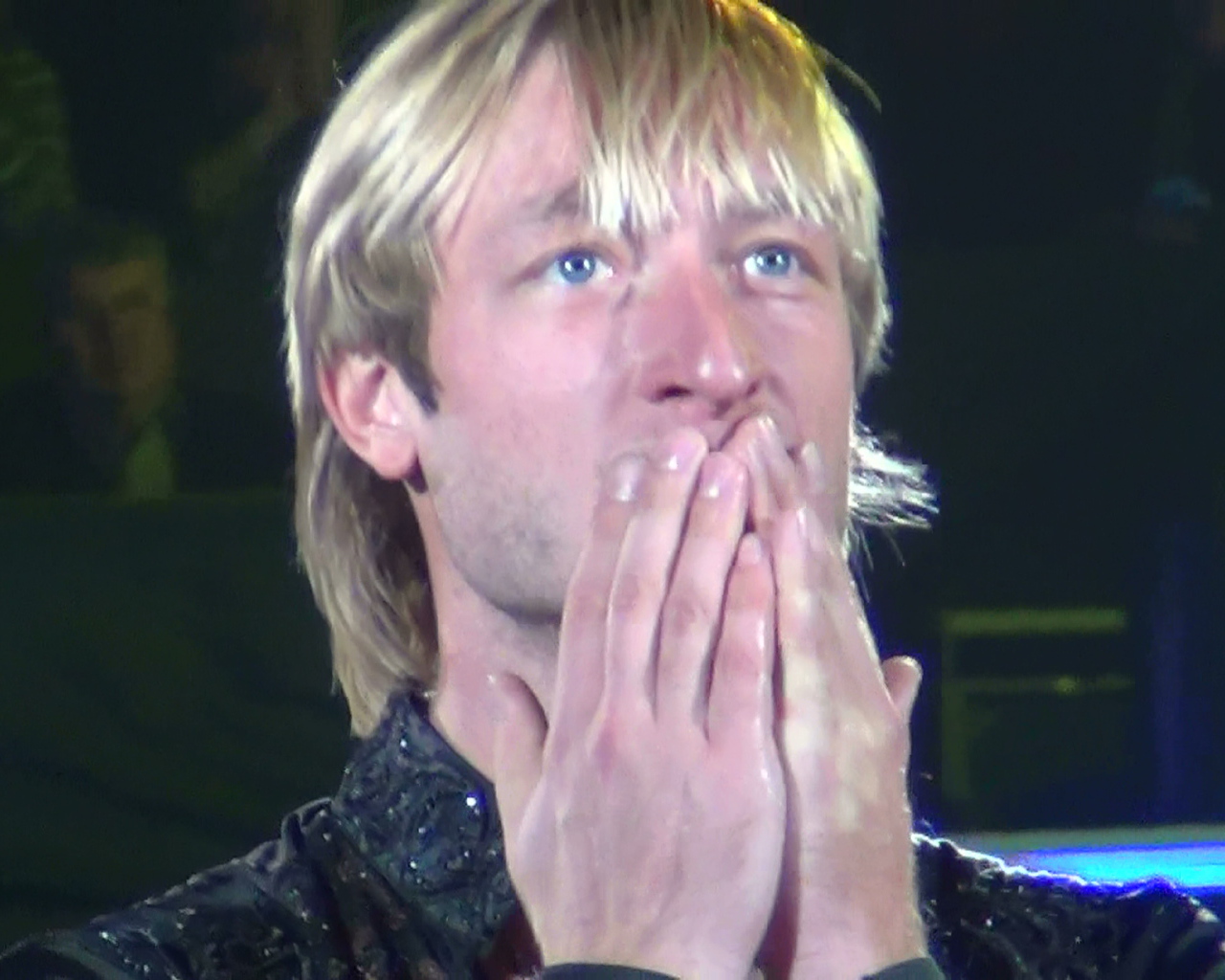 На льду кипят эмоции Евгения Плющенко