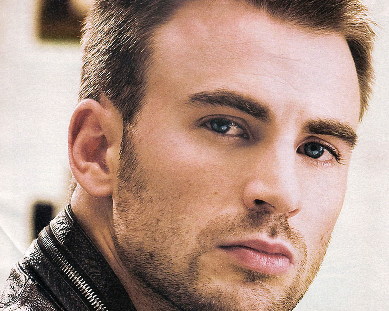 Популярный Актер Крис Эванс