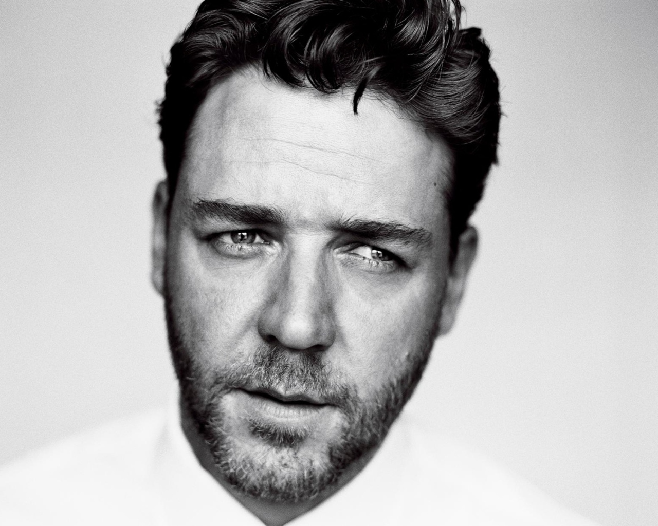 Популярный Актер Рассел Кроу