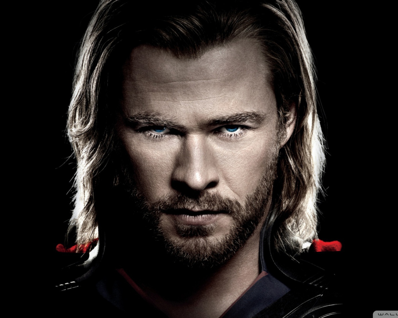 Популярный Кино актер Крис Хемсворт