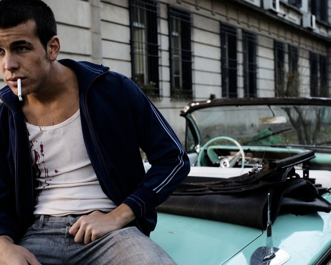 Известный актер Марио Касас