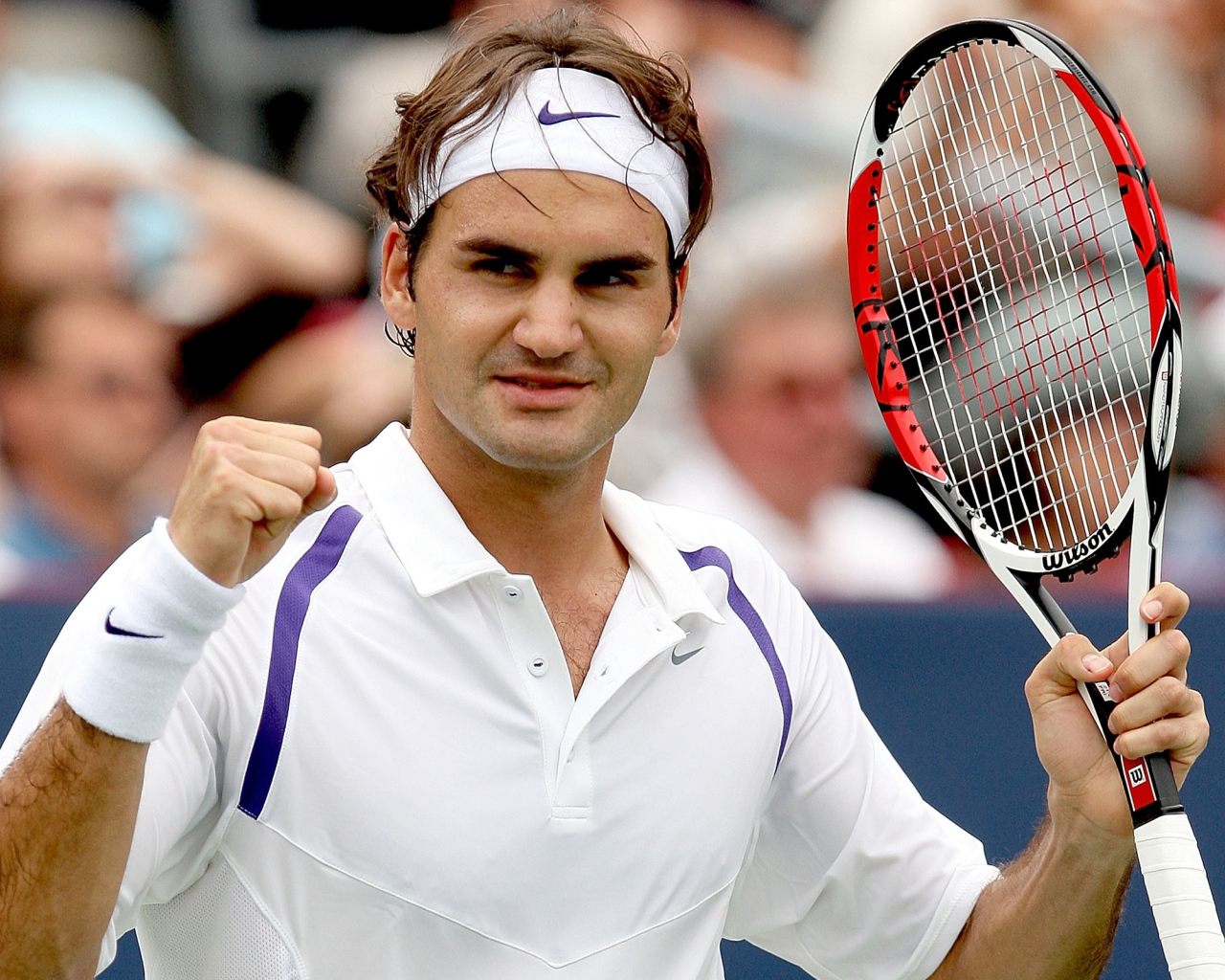 Роджер Федерер на теннисном корте