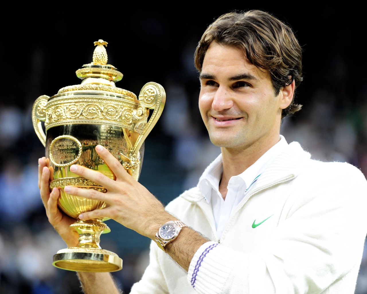 Роджер Федерер с наградой
