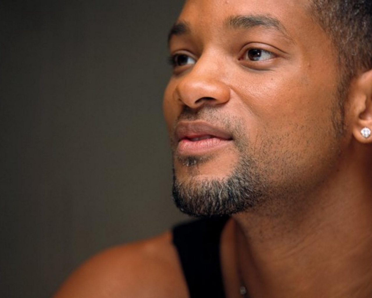 Уилл Смит с алмазной сережкой