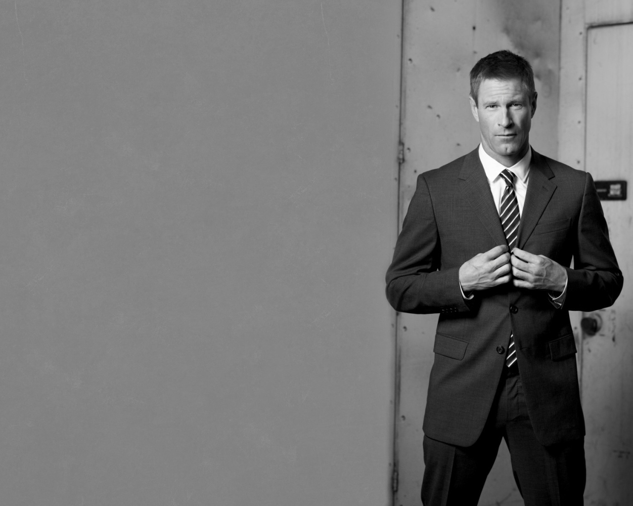 Аарон Экхарт актер