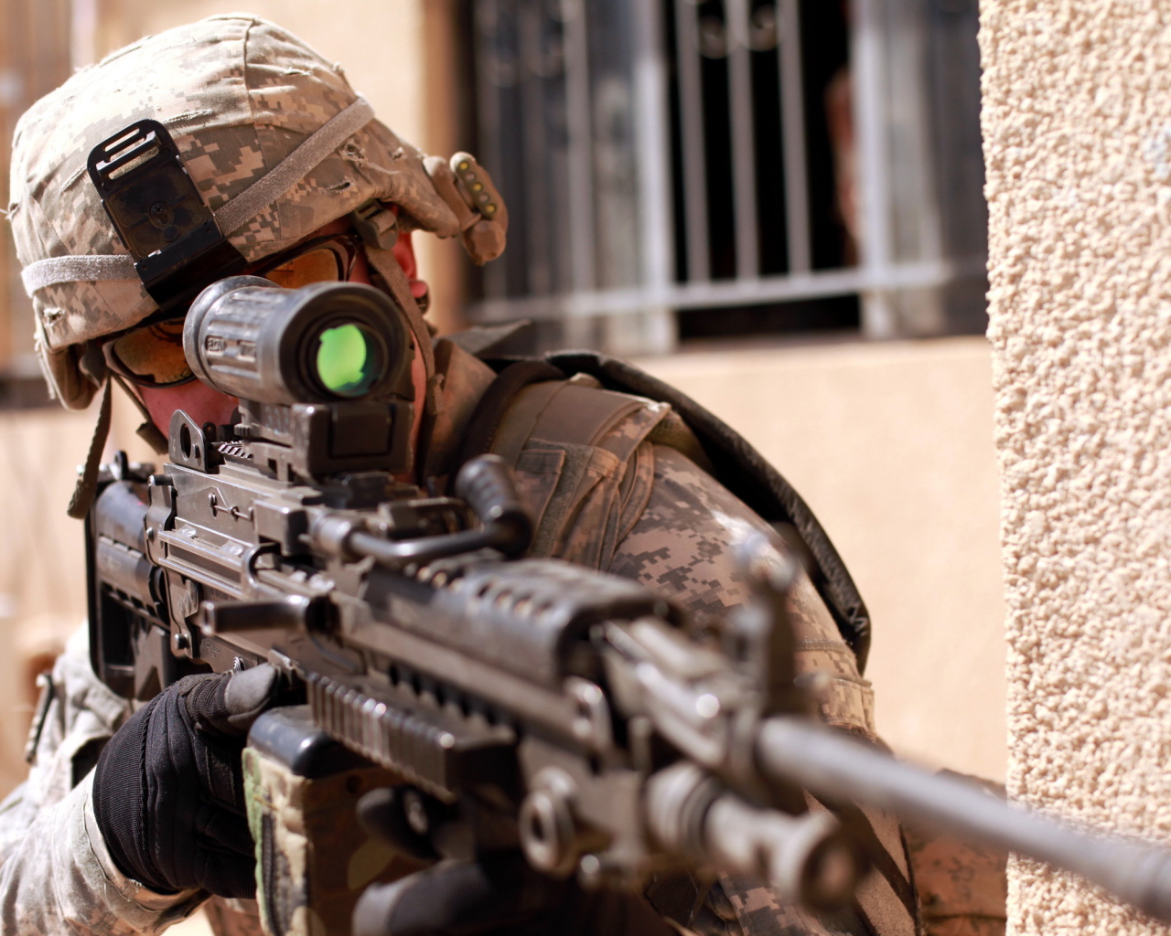 Снайпер прицеливается