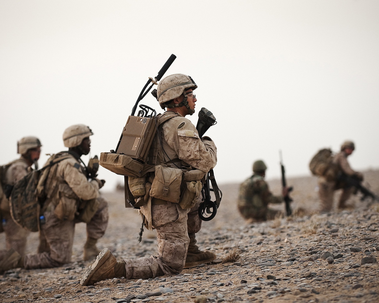 Солдаты идут в наступление