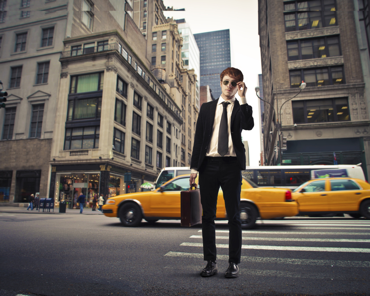 Парень с портфелем