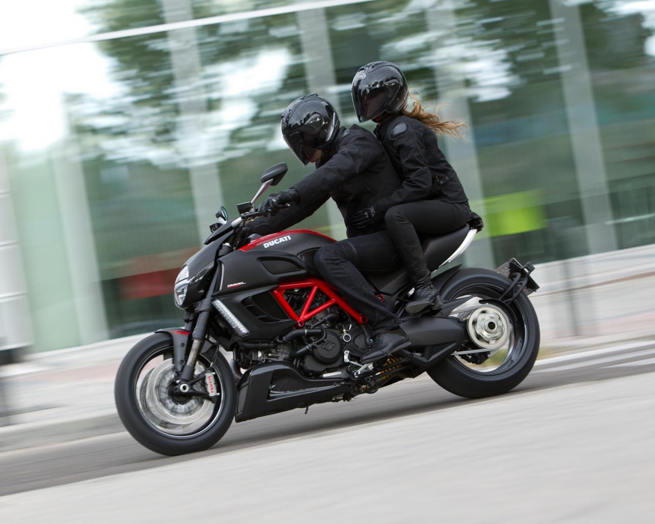 Красивый мотоцикл Ducati Diavel