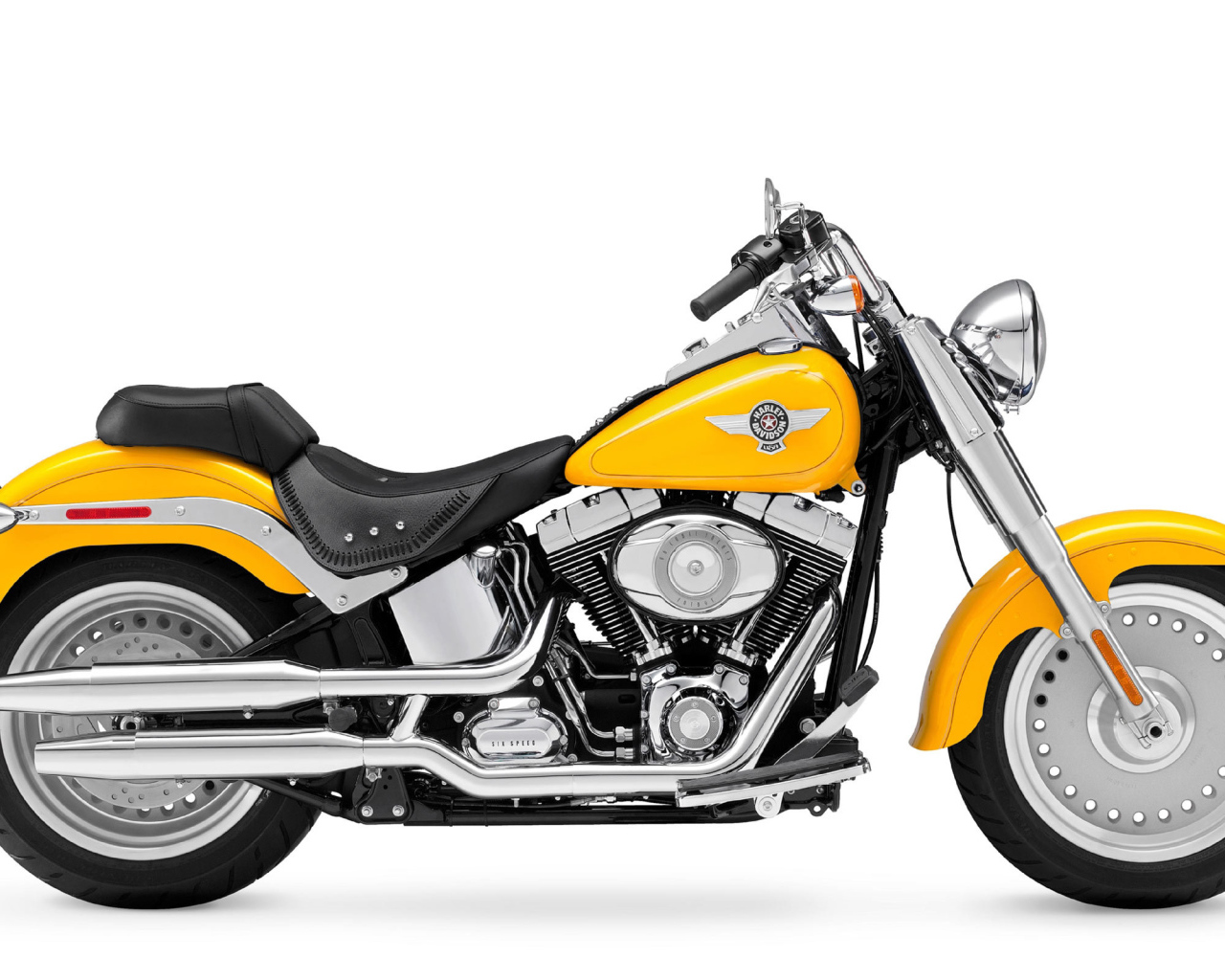Красивый мотоцикл Harley-Davidson Fat Boy
