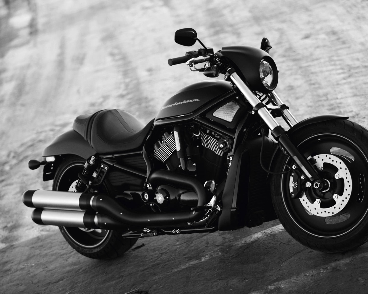 Красивый мотоцикл Harley-Davidson Night Rod Special