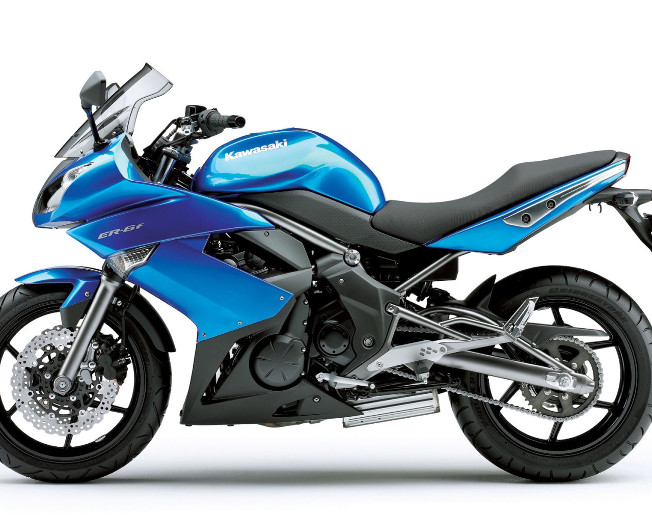 Красивый мотоцикл Kawasaki ER-6f